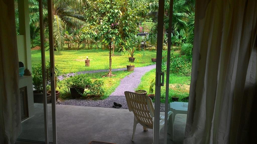 Villa Aathid Garden Khao Lak Habitación foto