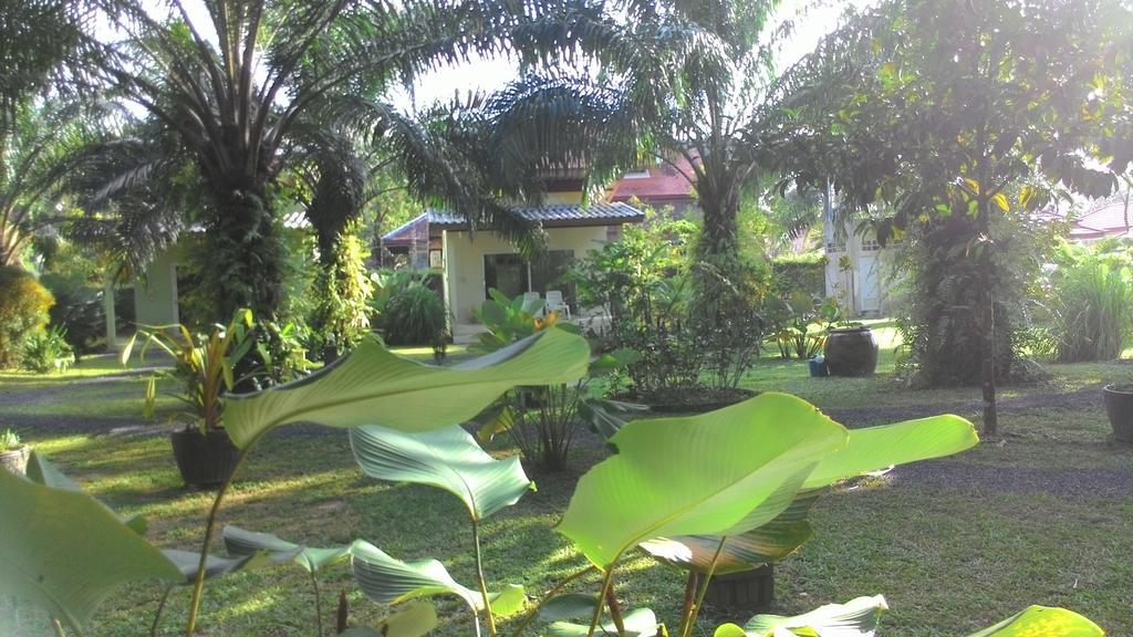 Villa Aathid Garden Khao Lak Habitación foto